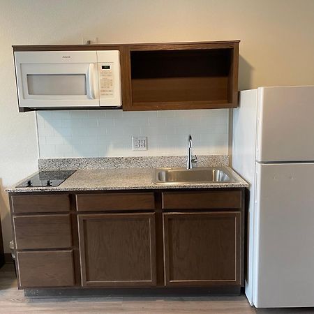 Woodspring Suites Detroit Madison Heights Kültér fotó