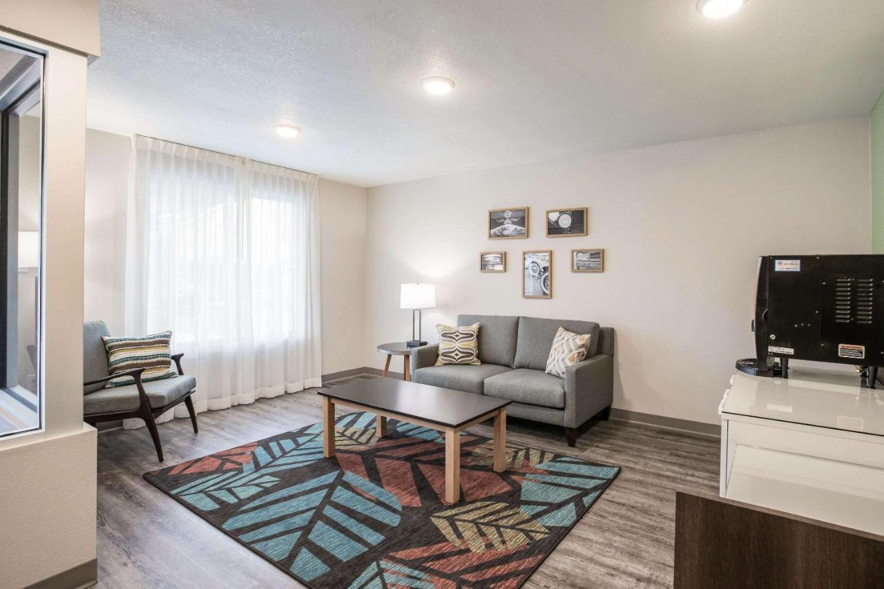 Woodspring Suites Detroit Madison Heights Kültér fotó