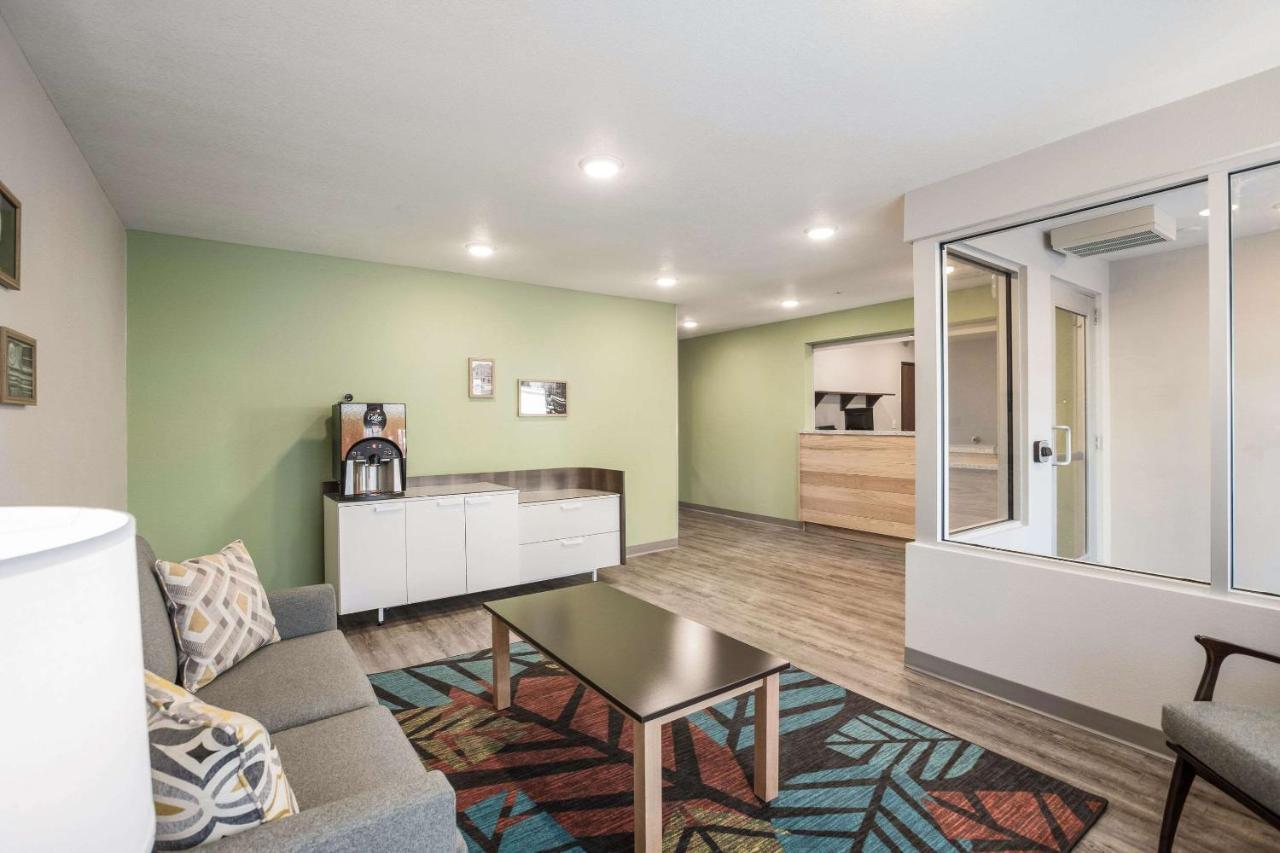 Woodspring Suites Detroit Madison Heights Kültér fotó