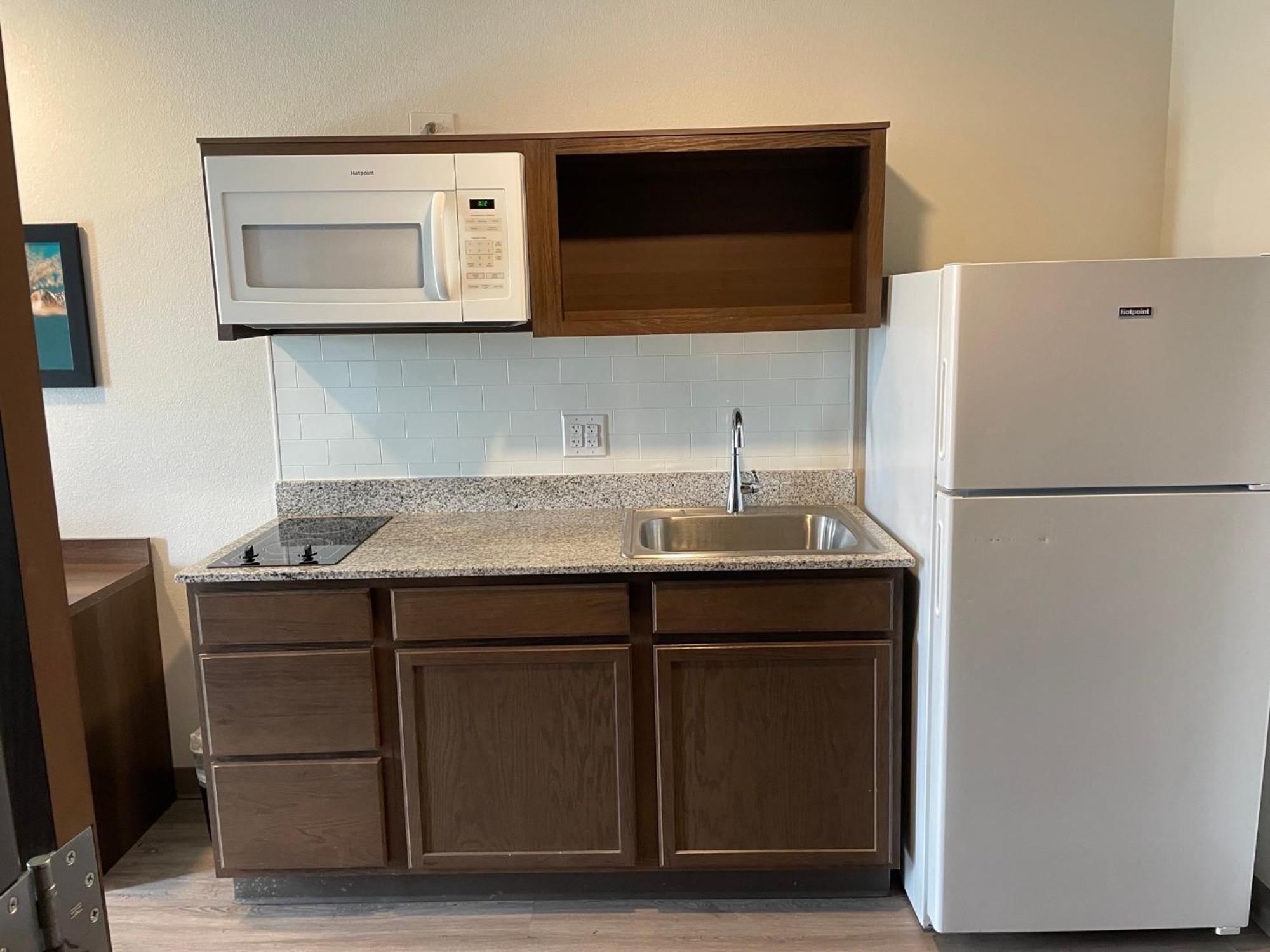Woodspring Suites Detroit Madison Heights Kültér fotó