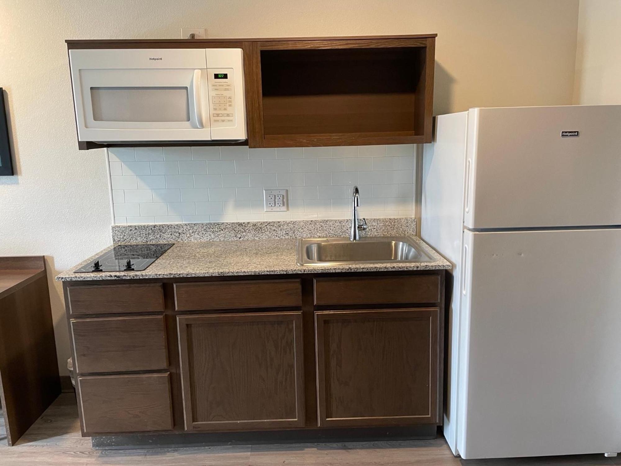 Woodspring Suites Detroit Madison Heights Kültér fotó